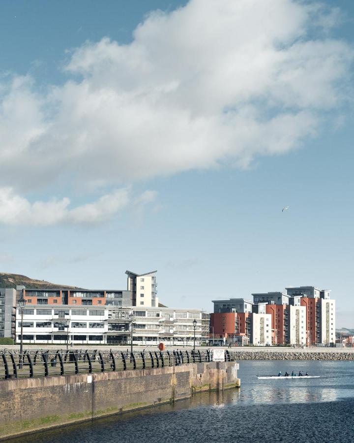 Beach On The Doorstep Meridian Tower Marina Swansea Apartment ภายนอก รูปภาพ