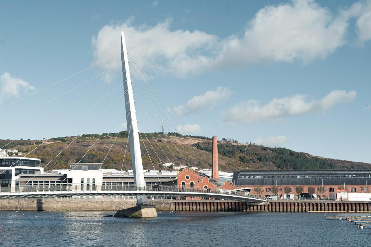 Beach On The Doorstep Meridian Tower Marina Swansea Apartment ภายนอก รูปภาพ